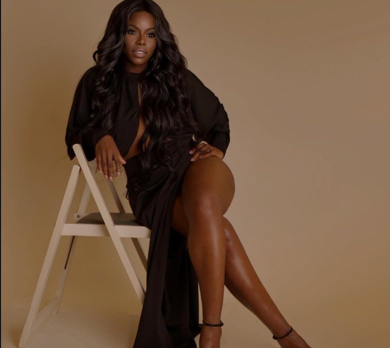 Diva Ary — artista agenciada pela Agnelo Henriques